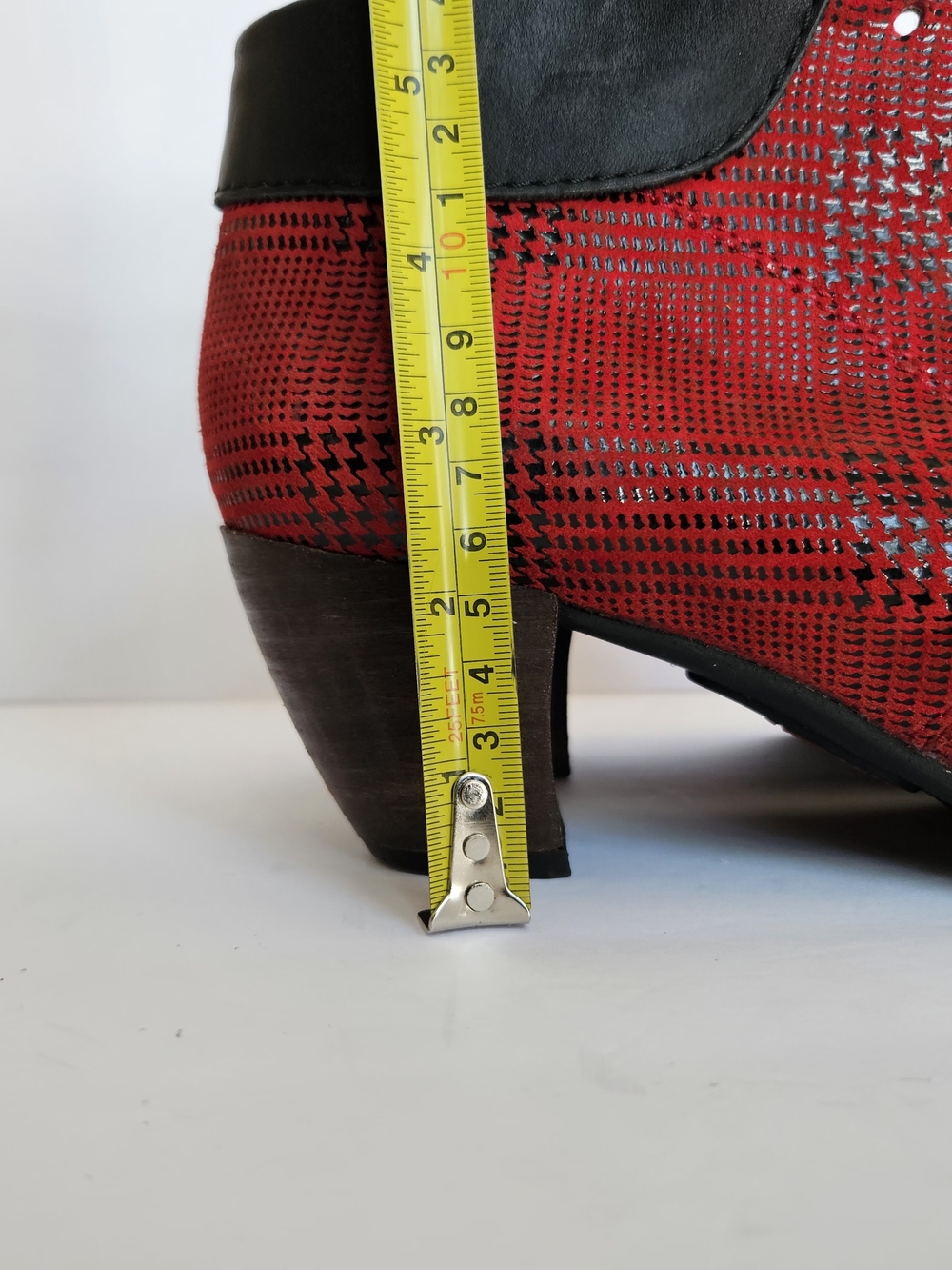 Wolky Red Textured Lace Up Ankle Boots Size 40 US 9 Heavy Mesh Houndstooth Heel - Picture 14 of 15